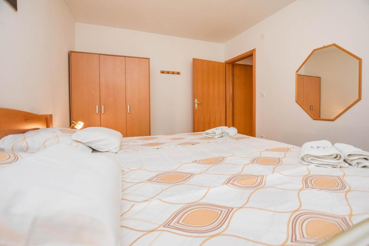Apartments Dandelion Биоград на Мору Екстериор снимка