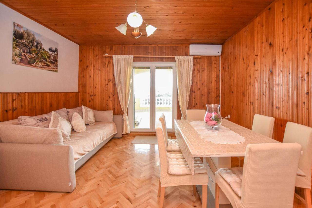 Apartments Dandelion Биоград на Мору Екстериор снимка