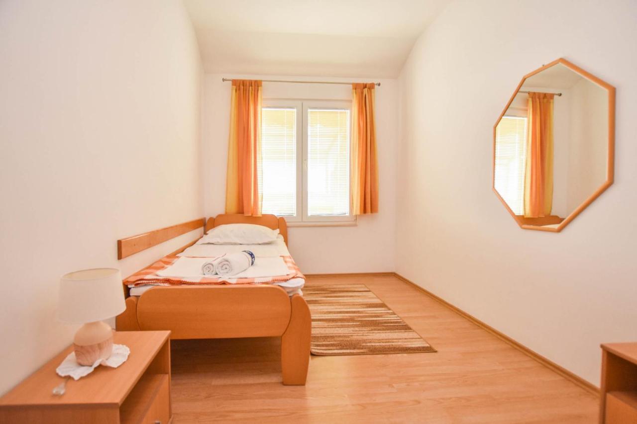 Apartments Dandelion Биоград на Мору Екстериор снимка