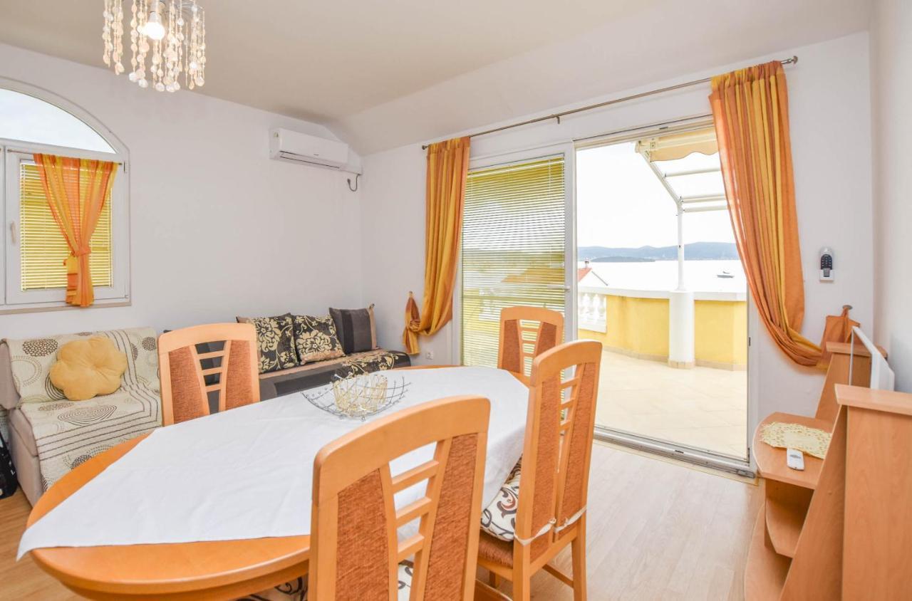 Apartments Dandelion Биоград на Мору Екстериор снимка