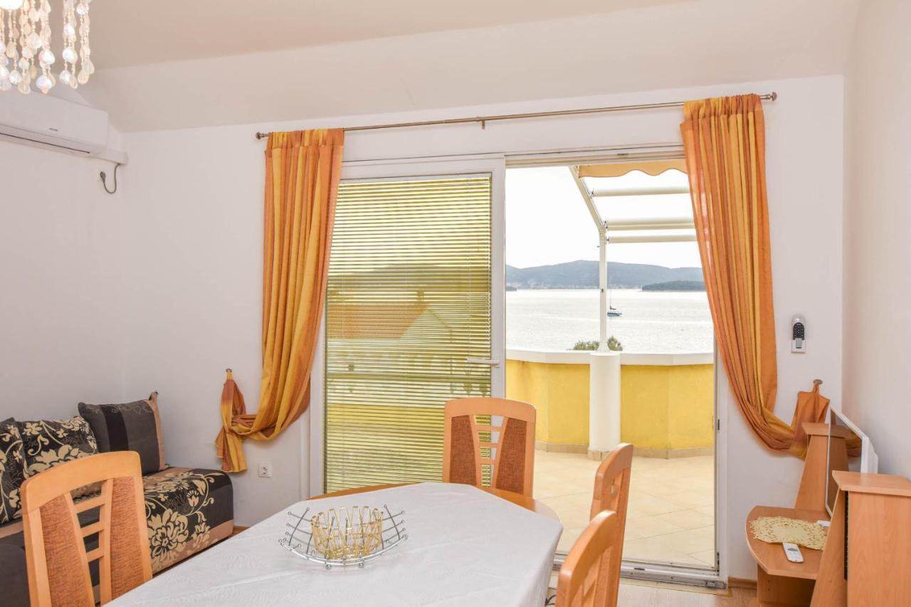 Apartments Dandelion Биоград на Мору Екстериор снимка