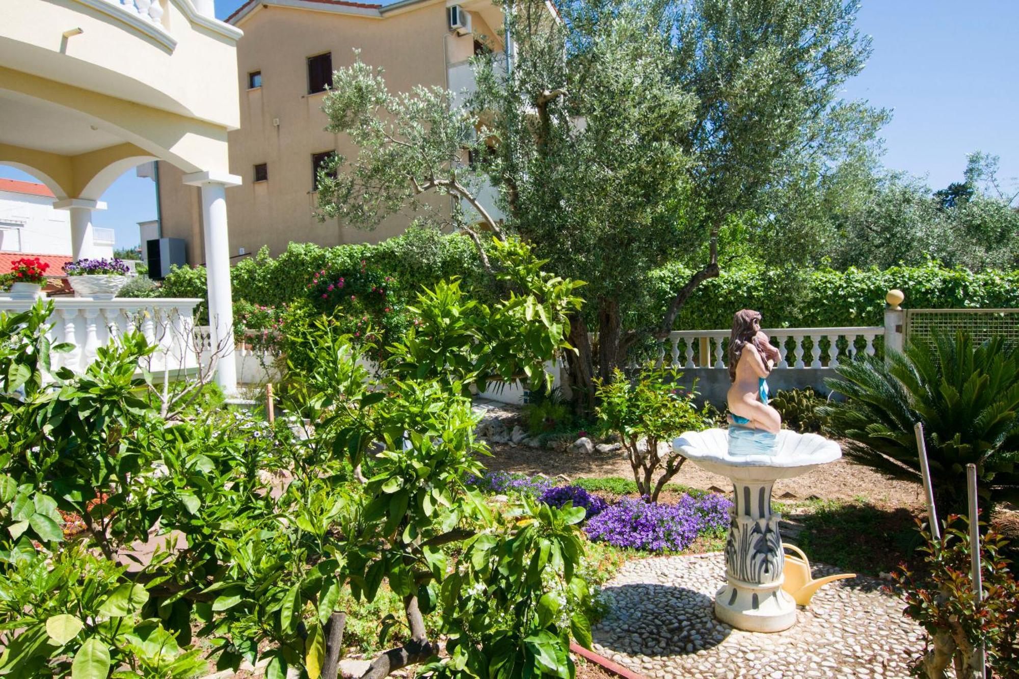 Apartments Dandelion Биоград на Мору Екстериор снимка