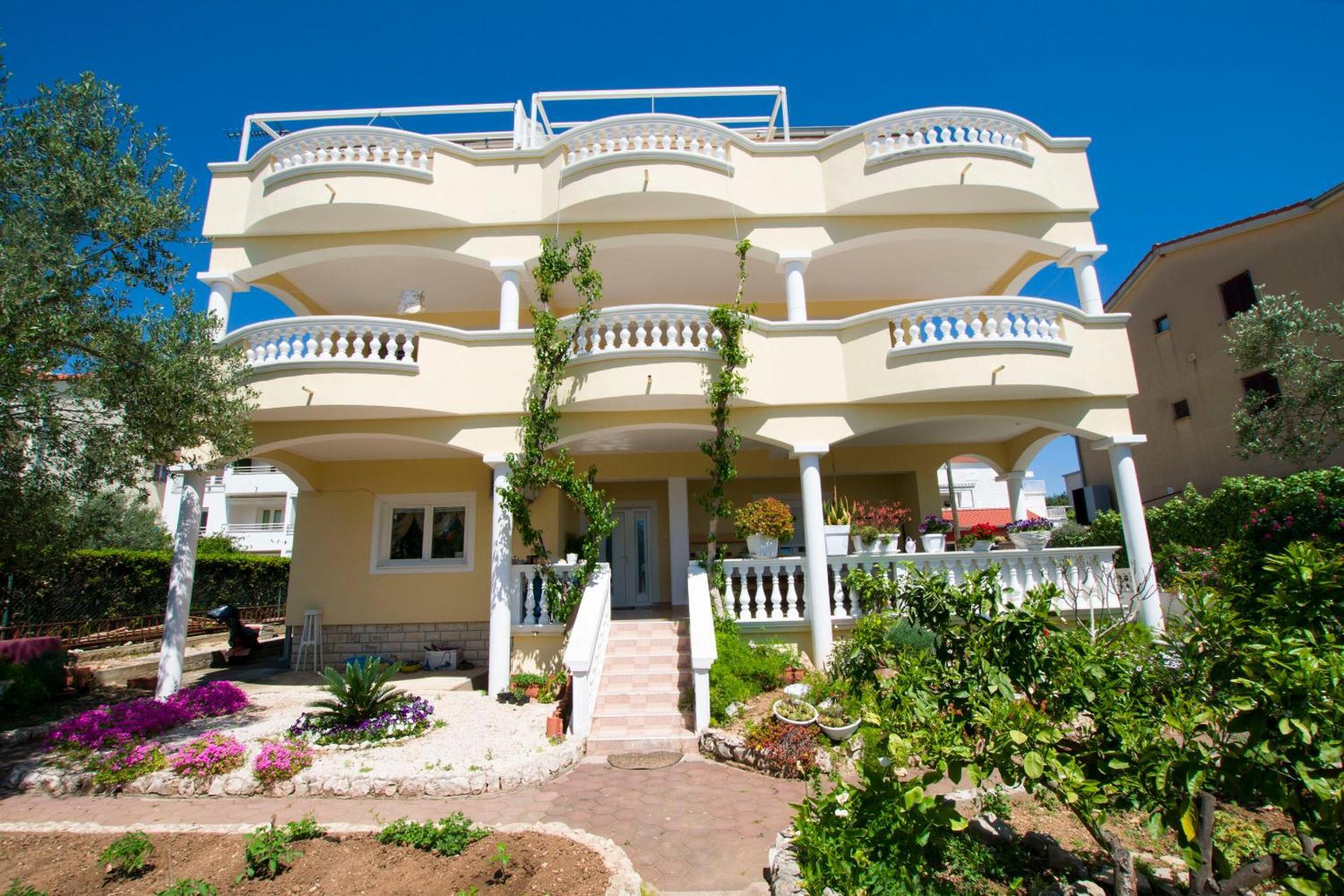 Apartments Dandelion Биоград на Мору Екстериор снимка